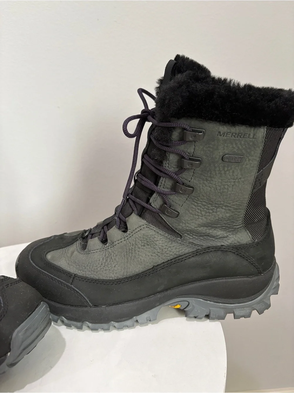 Merrell Thermo Rhea Mid Waterproof Size 8.5 Winter Boots Vibram Heavy duty